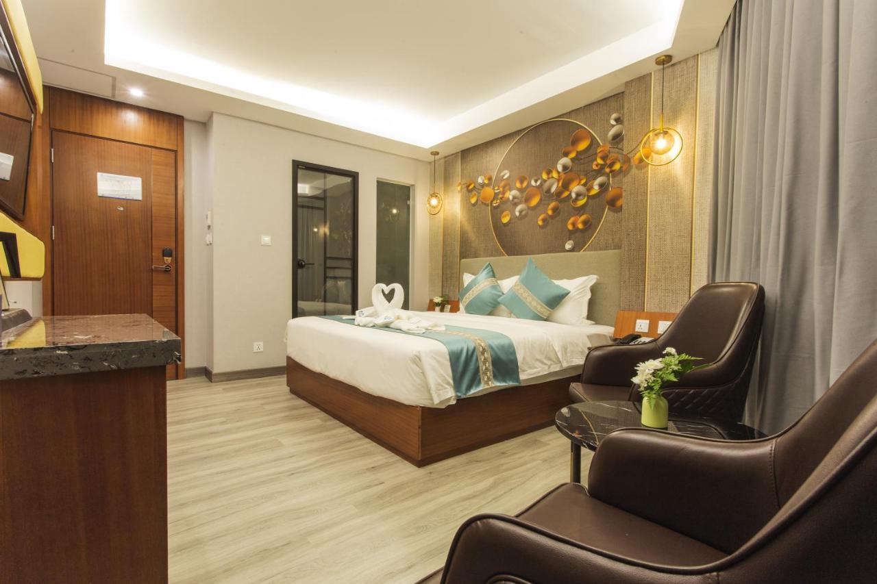Thapae Twins Hotel Chiang Mai Exterior foto